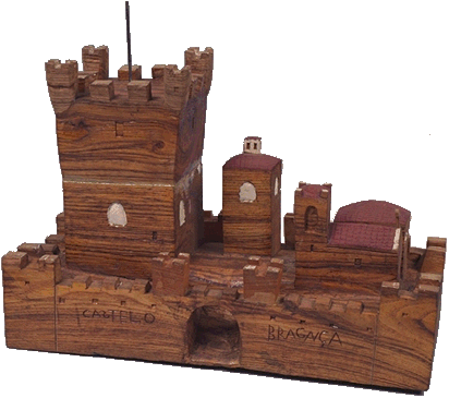 Modelo em madeira do castelo de Bragança
