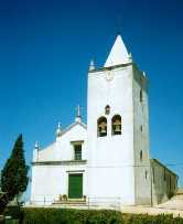 Igreja do Castelo, caiada de branco