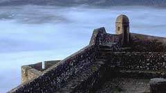 Castelo de Marvão envolto na neblina